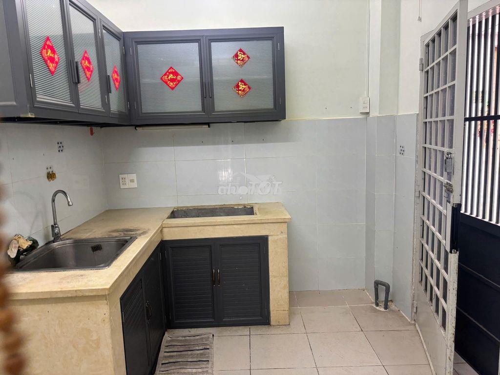 Căn 1: cho thuê nhà hẻm 4m(bg) nguyễn văn cừ, p.2, q.5, 11tr. - 3