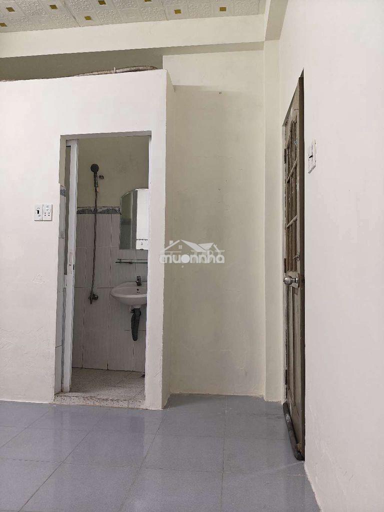 Cho thuê phòng trọ khu phan xích long - 2