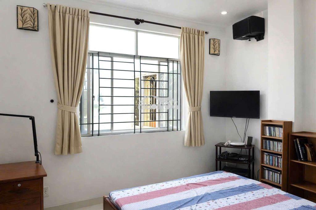 Đẹp như biệt thự giữa trung tâm quận 10  - 3