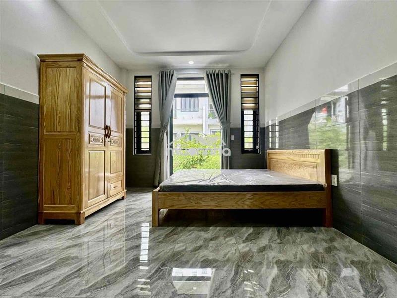 Cho thuê căn hộ mới xây 100% dt 25m2 có ban công ful nội thất q12