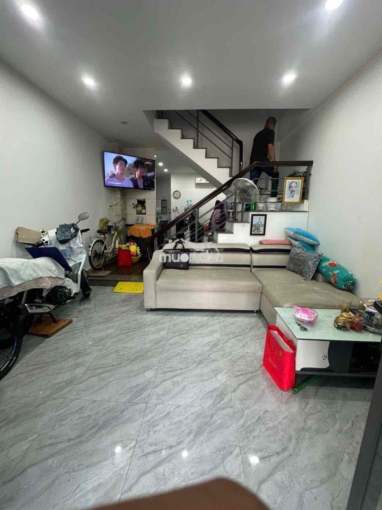 Chung cư tẩng trệt 2 tầng  80m2  phạm thế hiển p7q8