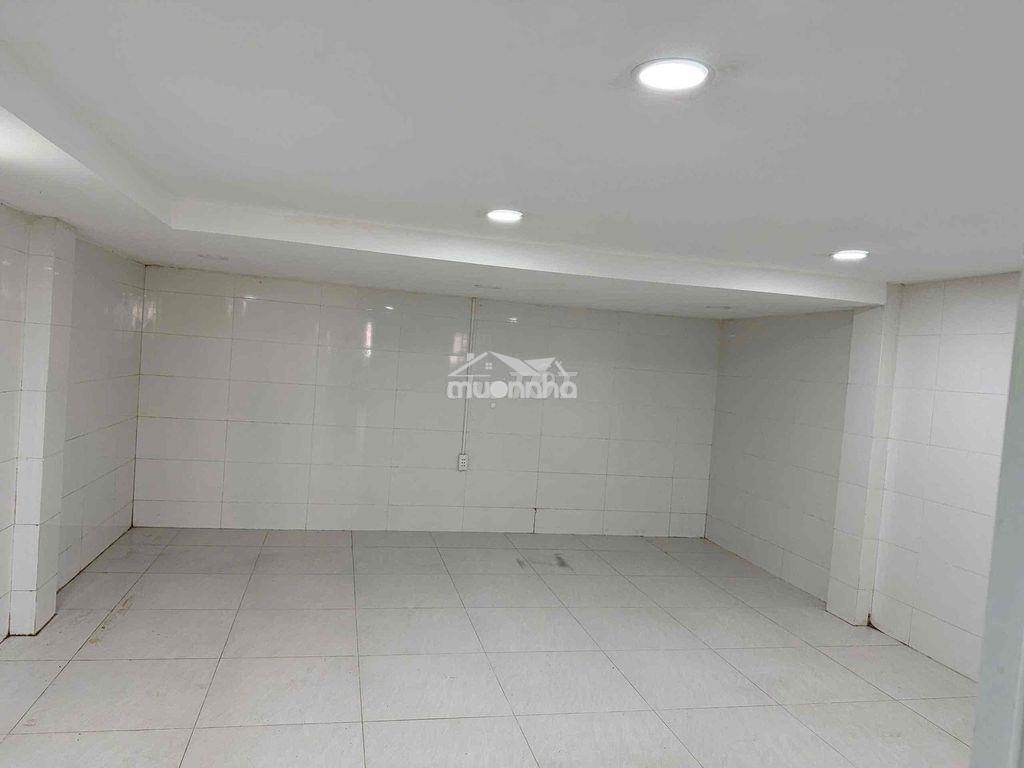 Cho thuê mặt bằng tầng hầm cityland 40m2 giá 4triệu - 4