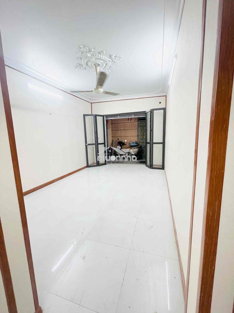Nhà khu văn miếu quốc tử giam cho gia đình thuê - 2 tầng diện tích 80m - 3