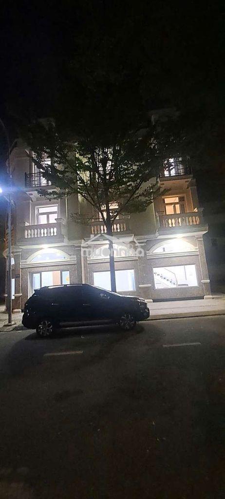 Cho thuê căn góc 3 tấm - 4