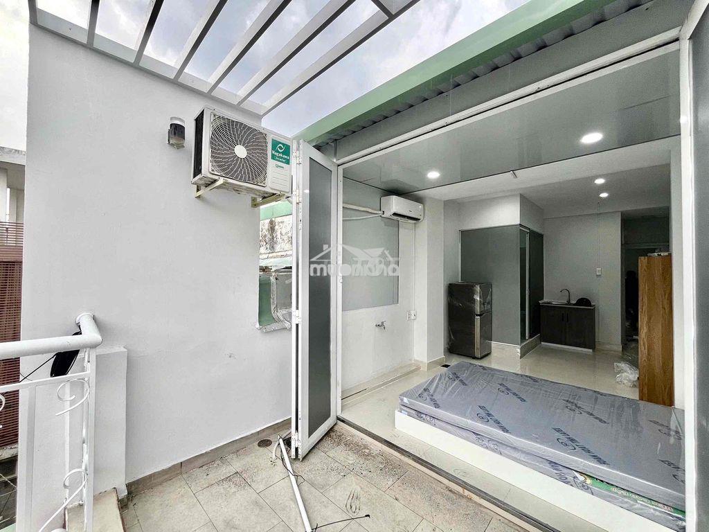 Cho thuê căn hộ bancol mới 100% full nt rộng 30m2 ngay cầu vượt 3/2 - 3
