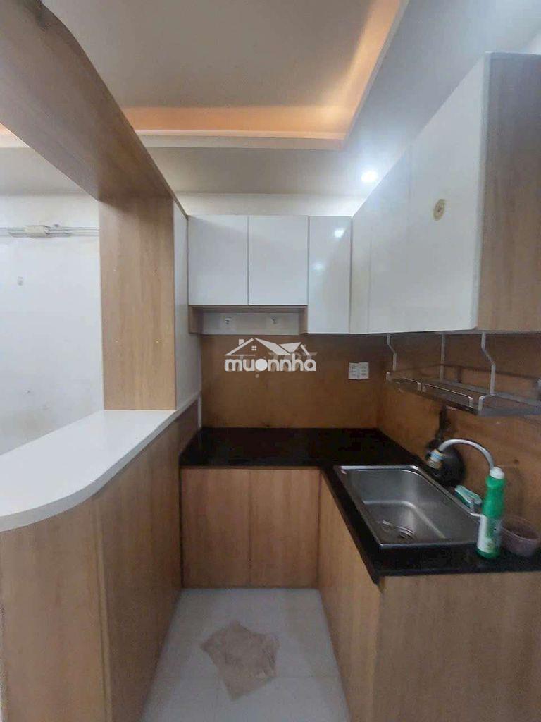 Cho thuê nhà đường phạm hùng c4 dt.3×8 } 2 lầu 2 phòng 2 toilet hẽm 3m - 3