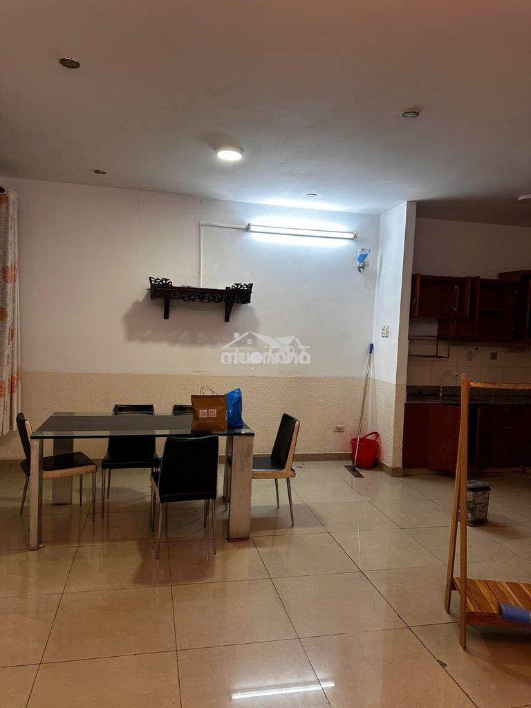 Cho thuê ở liền căn hộ chung cư saomreal 584 lũy bán bích 8tr5 2pn