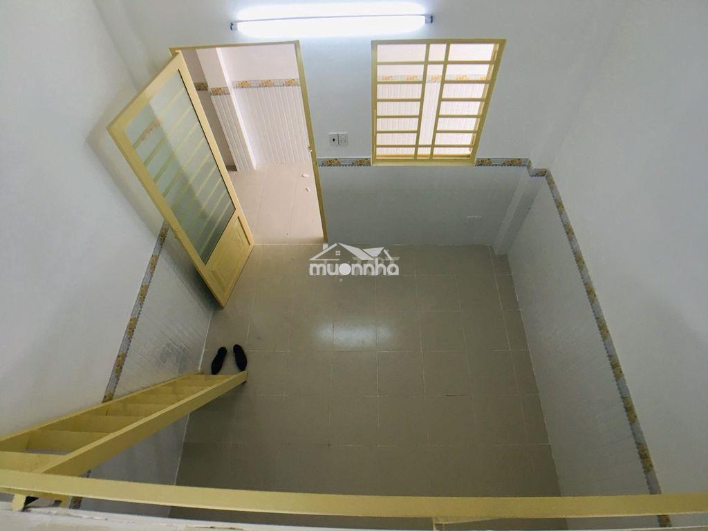 Phòng gác lửng, lầu 1 thang bộ, để xe 2 chiếc free gần kcx tân thuận - 2