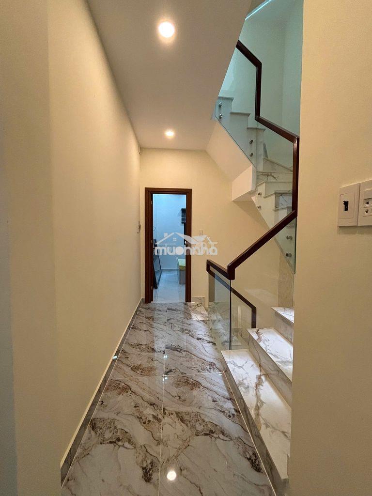 Nhà đẹp tặng hết nội thất - 3 lầu -hẻm 5m hậu giang q.6 - 3