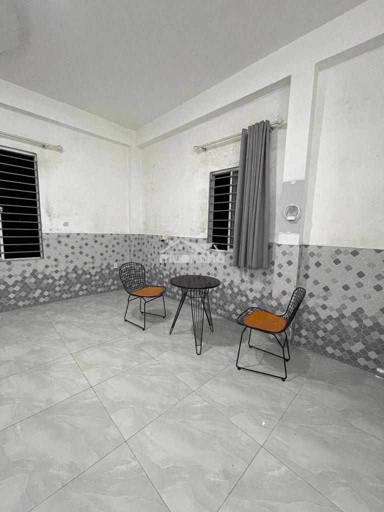 Phòng lớn 50m  cửa sổ thoáng - 2