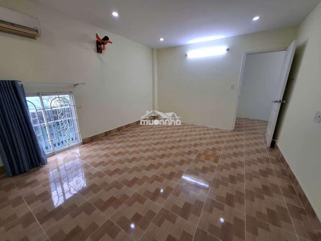 Nhỉnh 4t có nhà 2 tầng 76m2 gần mt phạm văn đồng, dt khủng nở hậu - 3