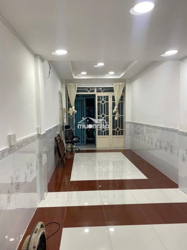 Bạn tìm nhà thuê gần quận 1 - có nội thất -  căn hẻm bến vân đồn 15tr - 2