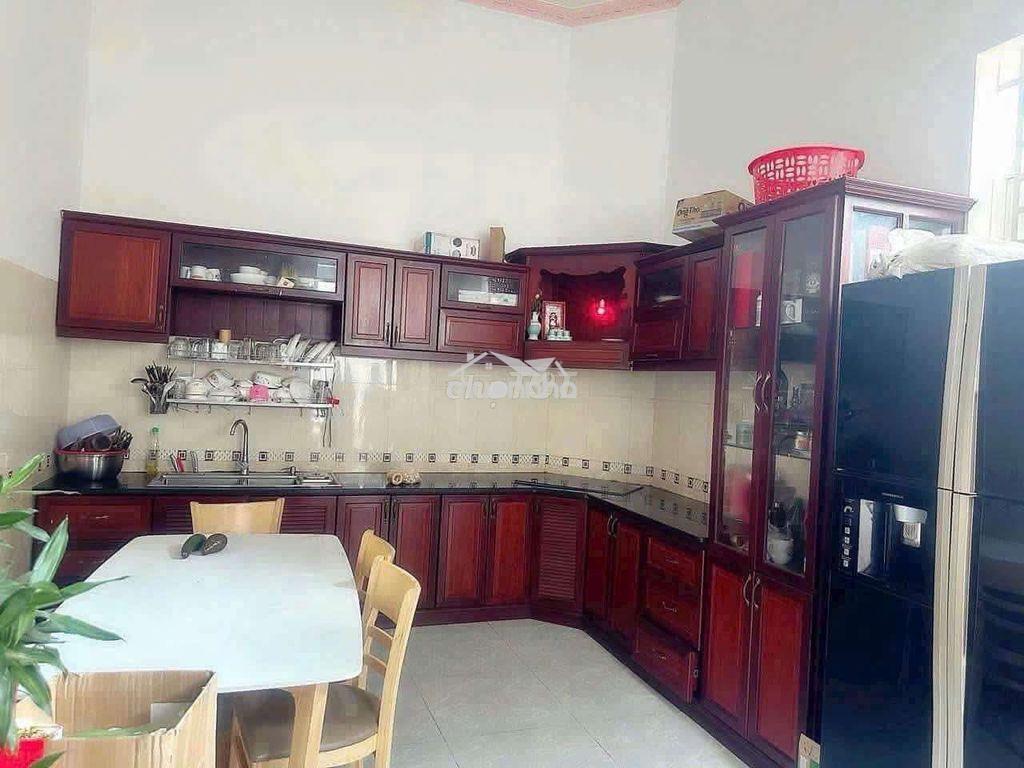Nhà 3 phòng ngủ sân ô tô - 2
