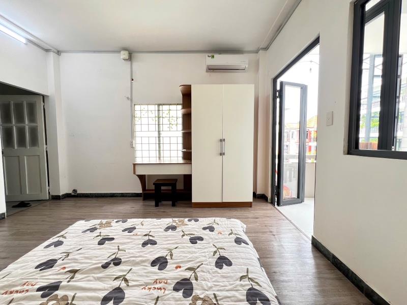 Cho thuê căn hộ có ban công gần chợ bà chiểu đường nguyễn văn đậu, bình thạnh  - 2