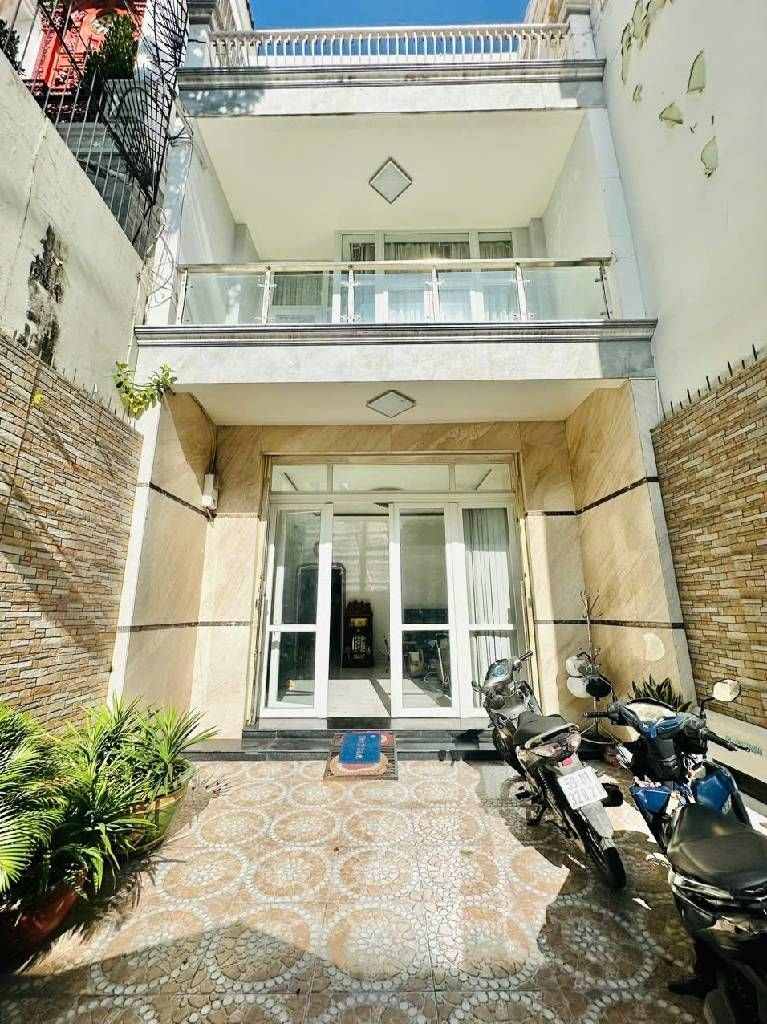 Sát tttm vạn hạnh mail - ba tháng hai – q.10 – dt: 5*46m – 55 tỷ