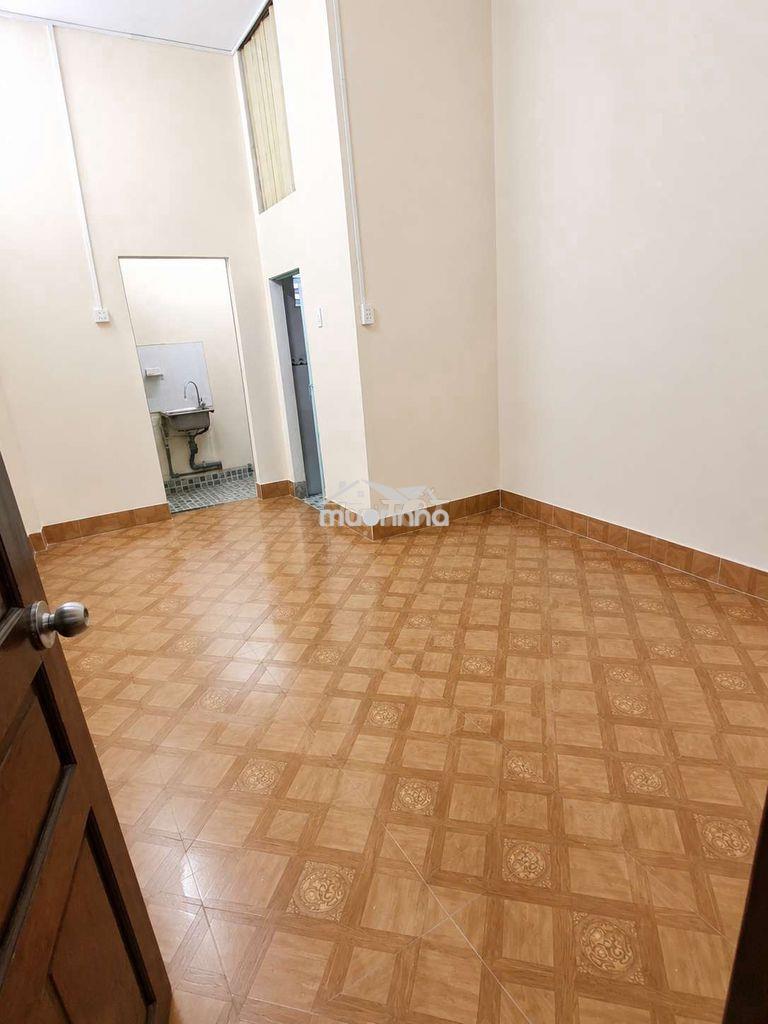 Nhà cho thuê tầng trét 2pn giá 5tr
