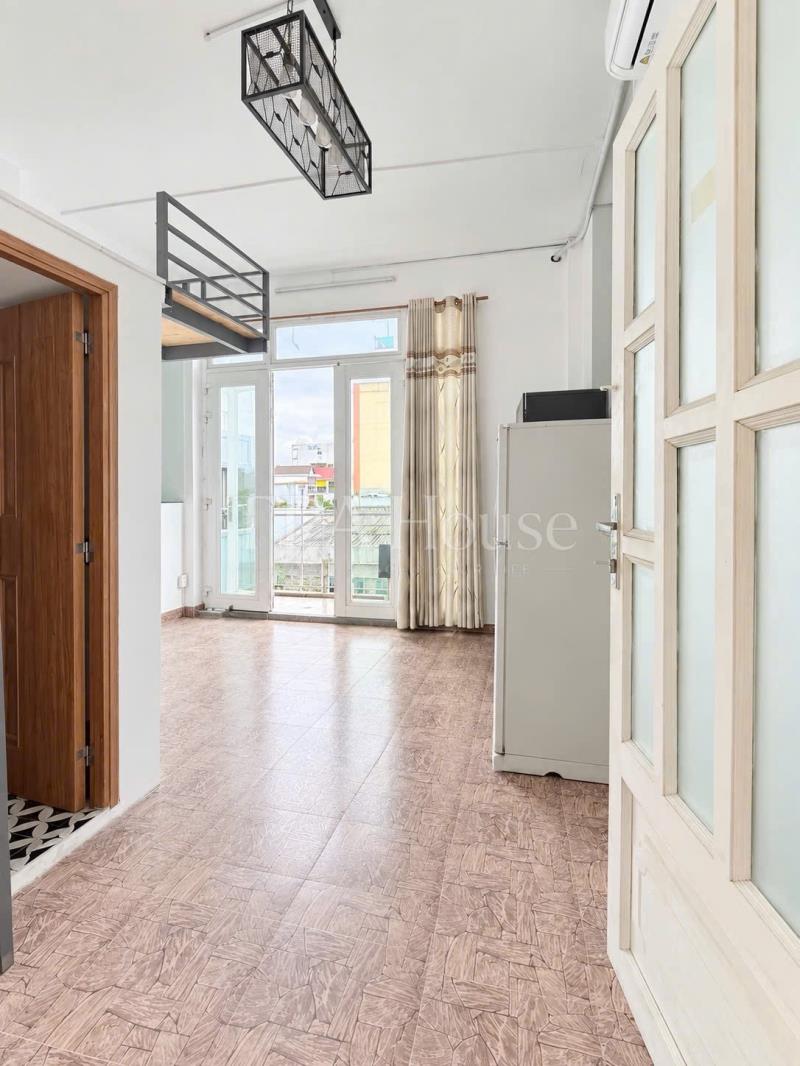 Cho thuê căn hộ duplex ( dạng gác ) gần đh giao thông vận tải,hutech, ngoại thương, hồng bàng, uef
