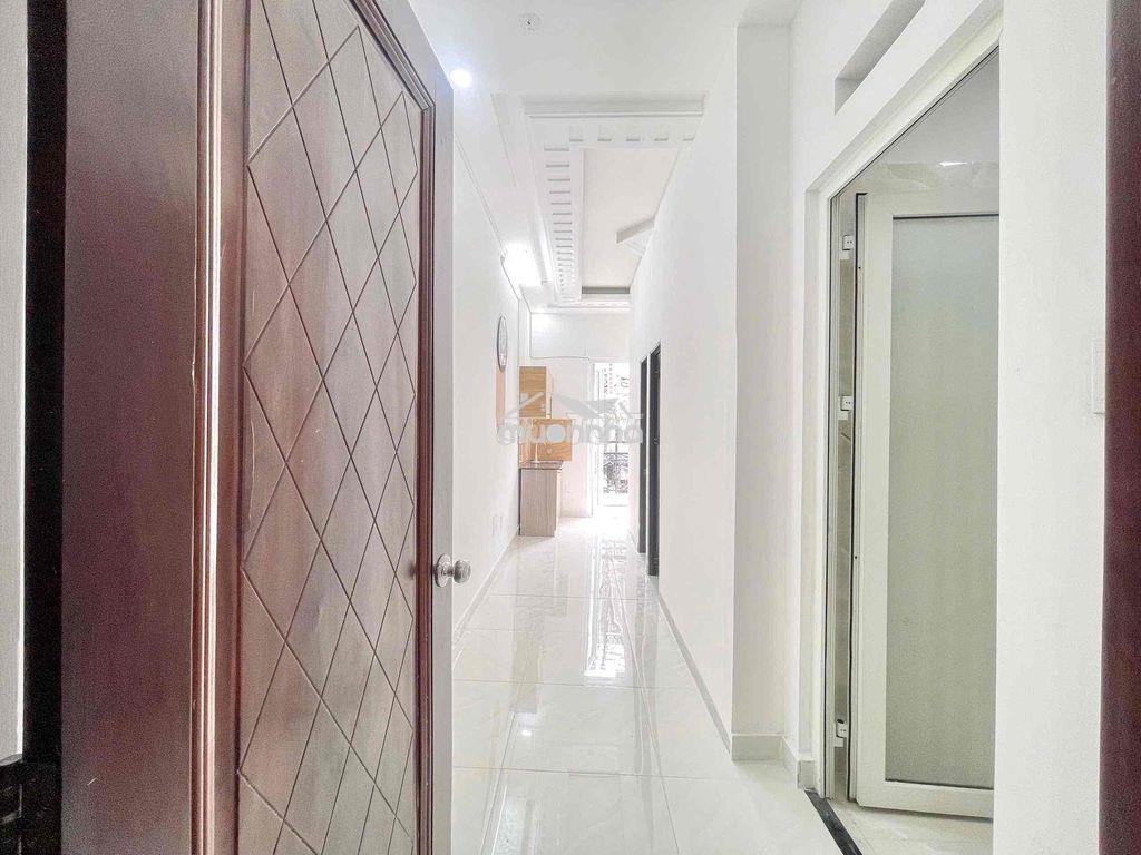 2phong ngủ - ban công - full nội thất - cửa sổ trời - 3