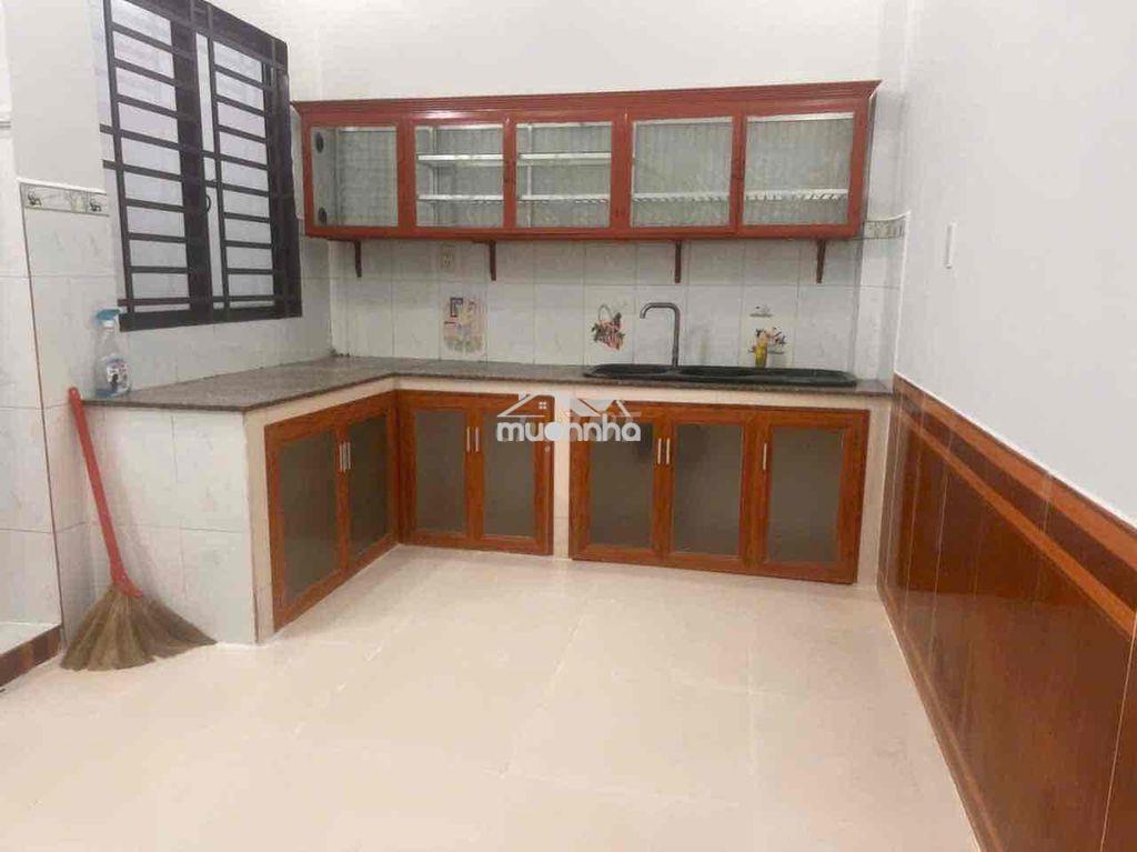 Nhà 2 tầng 4pn gần phạm văn đồng cho thuê lâu dài 12.5tr/1 tháng - 2