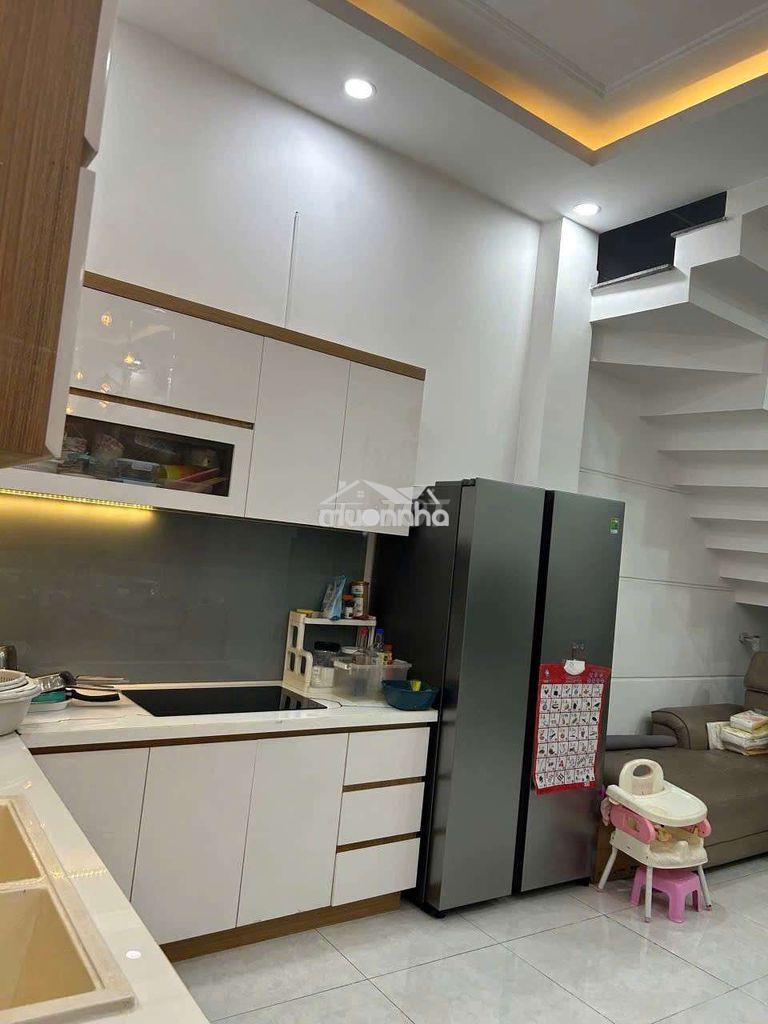 Dt 4 x 13m 3 lầu  4 pn 5 wc sân thượng. y hình hxt . lê trọng tấn - 4
