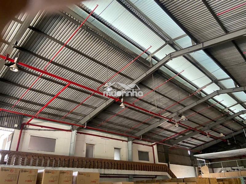 Cho thuê nhà xưỡng dt # 3400 m2
