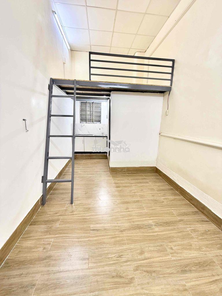 Phòng trọ ngay sân bay gác cao 2m nhà mới sạch đẹp đầy đủ tiện nghi