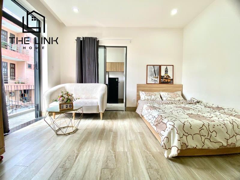 Căn hộ 1pn ban công - full nội thất - máy giặt riêng - ngay ngã tư hàng xanh - gần các trường dh hutech, uth, uef, hiu