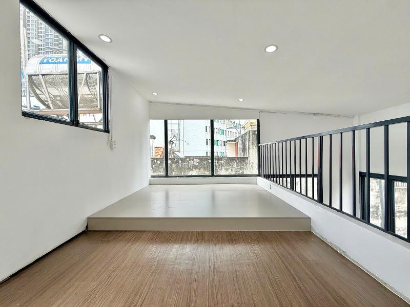 Duplex full nội thất - ban công - máy giặt riêng - ngay trục đường nguyễn hữu cảnh thuận tiện đi q1,q2 