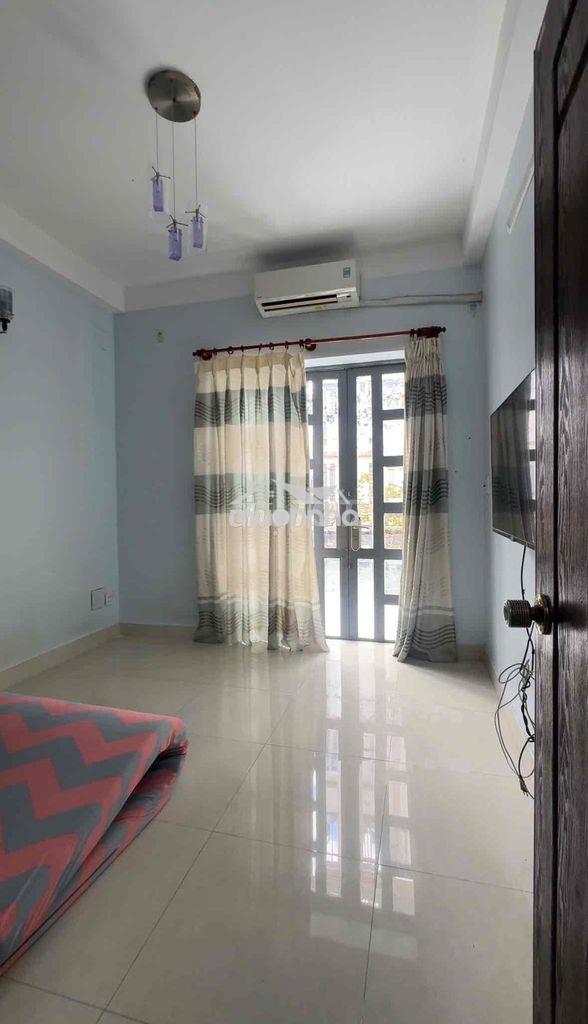 1pn bancon lớn ngay trung tâm q4 - Ảnh 2