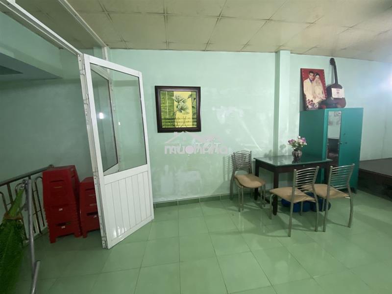 Nguyên lầu rộng thoáng, sạch sẽ, gần chợ, siêu thị, trường học