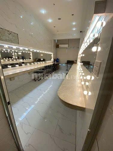 Mặt tiền  huỳnh văn bánh - phú nhuận – dt: 40m2 –4 tầng - 11 tỷ 2