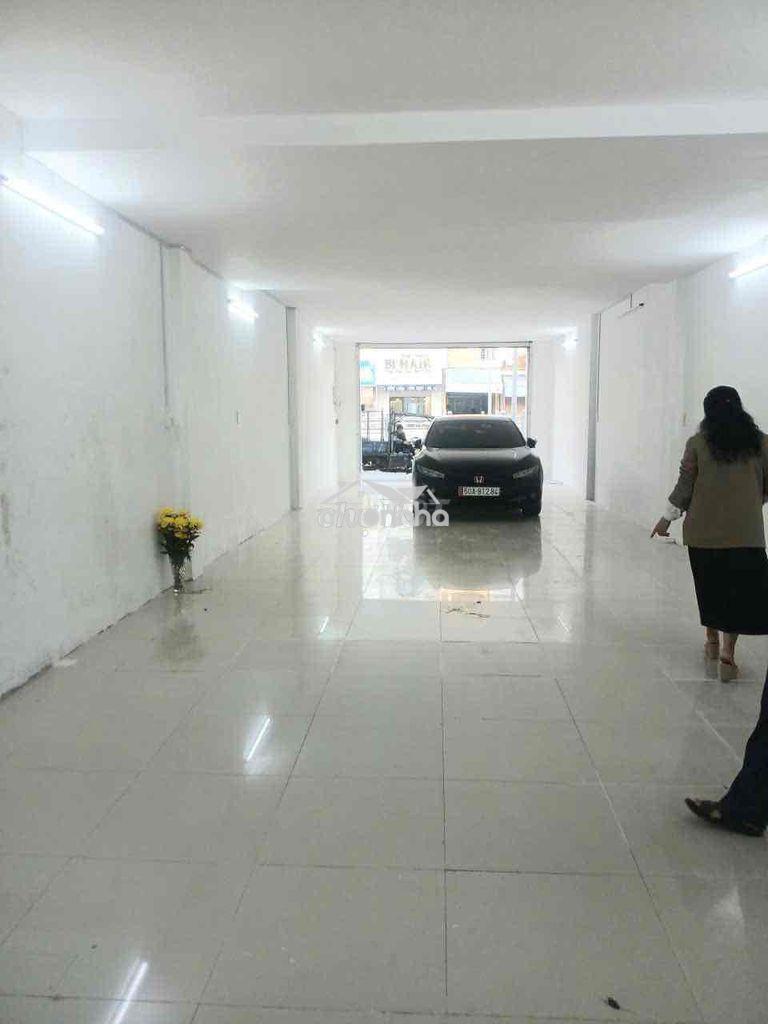 Cho thuê nhà mặt tiền kinh doanh đường đồng khởi