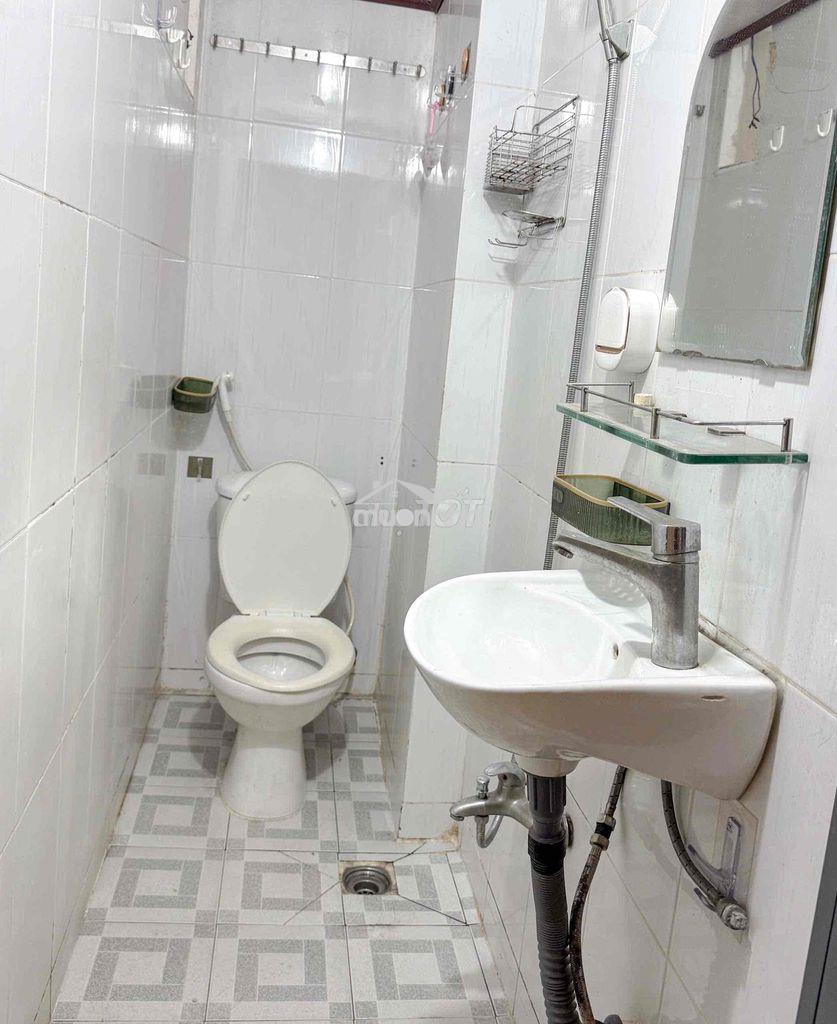 Cho thuê căn hộ studio ban công thoáng ngay cvien lê văn tám q1 - 4
