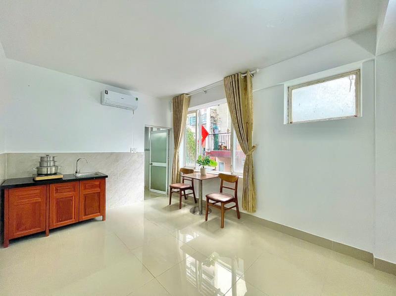 Phòng đẹp cửa sổ thoáng ngay thích quảng đức - phú nhuận
