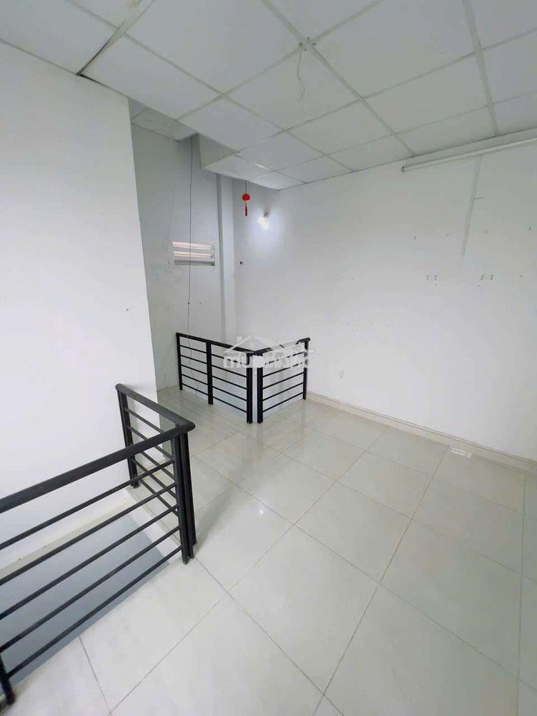 Cho thuê nhà 4.5x18m đúc lửng hẻm 107 ng văn khối gv 2pn2wc giá 10tr - Ảnh 4