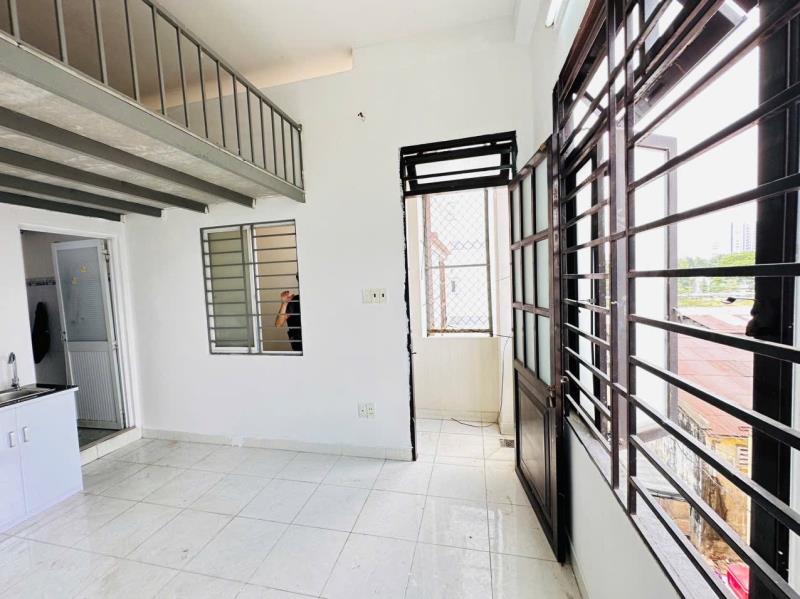 Phòng trọ đường nguyễn quang bích, cửa sổ trời, máy lạnh, gần học viện hàng không
