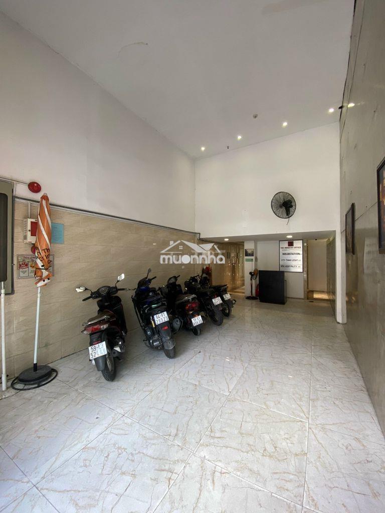 Văn phòng decor cho thuê tại quận 1 kèm sân thượng rooftop. - 2