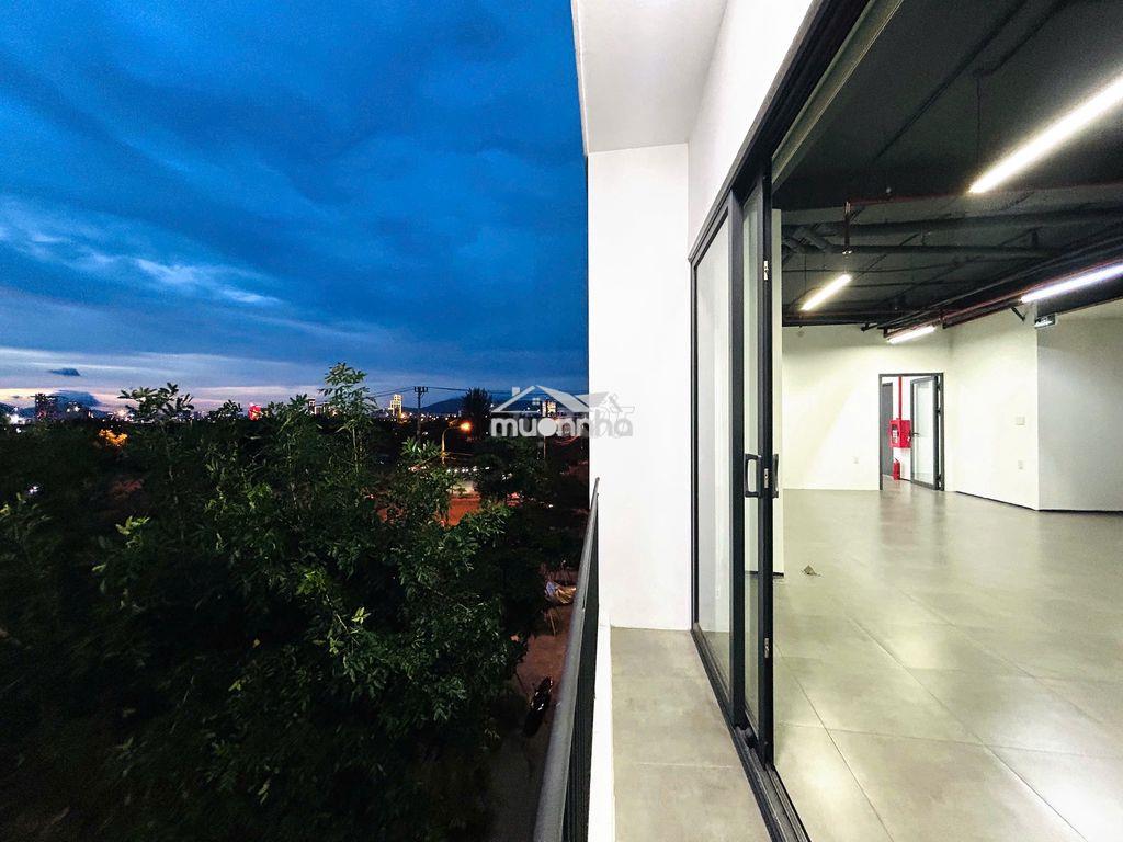 Văn phòng tầng 3 rộng 100m2 gần cầu tiên sơn - 2