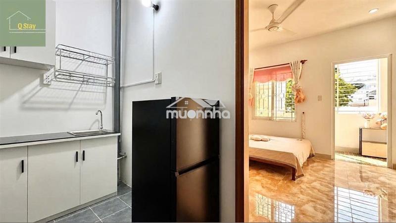 Phòng 45m tách bếp. full nội thất ngay cộng hòa etown. thang máy