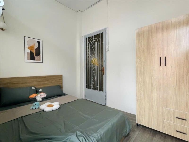 Căn hộ 2pn + ban công kịch trần - full nội thất - ngay ngã tư hàng xanh, dh uth, hutech 