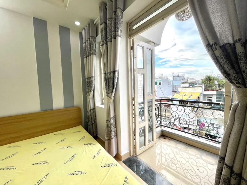 Căn hộ full nội thất - máy giặt riêng - rộng 45m2 - ban công mặt tiền đường - thuận tiện di chuyển các quận trung tâm - 2
