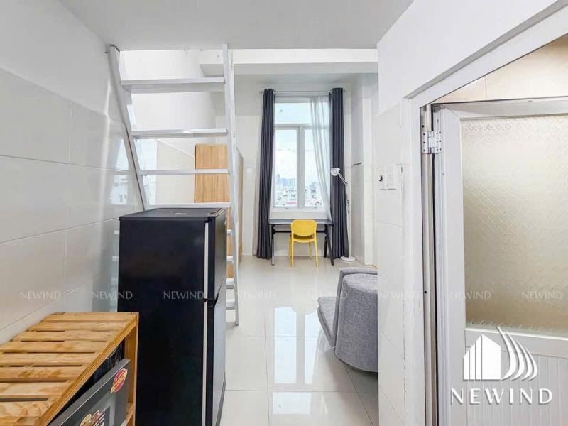 Căn hộ duplex cửa sổ ở được 4 người ngay tân quy q7