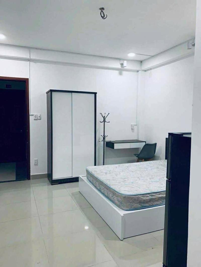 Phòng ban công, cửa sổ trời, giá rẻ trên đường cộng hoà ở được - 3