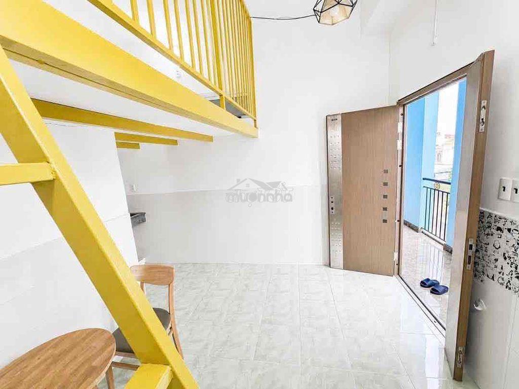 Căn hộ 4 người ở ngay mặt tiền chợ - Ảnh 2