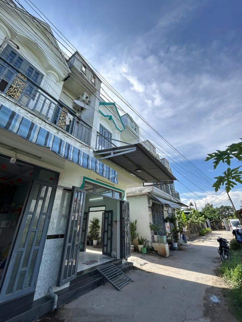 Bán nhà góc mặt tiền gần nhà thờ - giá 685 triệu - 2