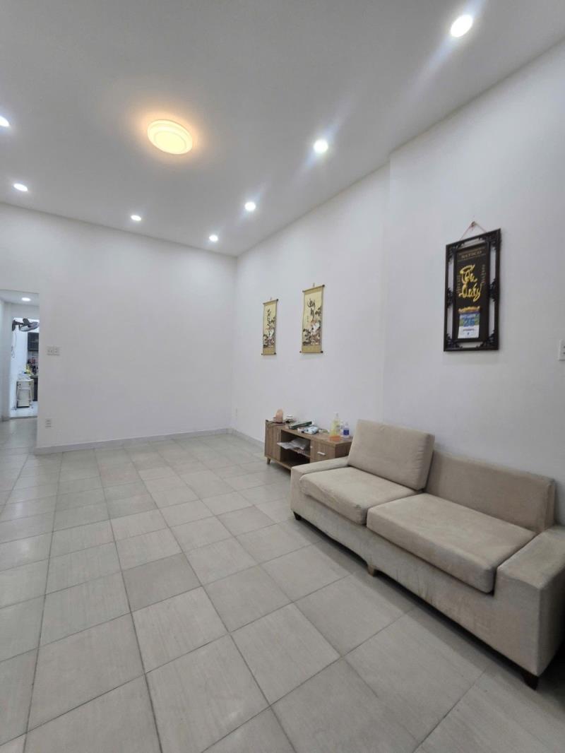 Gấp bán ! nhà 2 tầng,62m2,hẻm 3m,ngay sân bay.khu an ninh,yên tĩnh - 3
