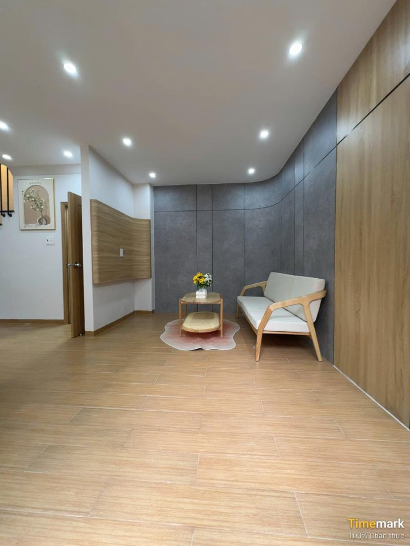 Villa cổ điển - 3 tầng - ngang 6m – xe hơi đỗ cổng – tặng nội thất - nguyễn văn công - gần công viên gia định - 5 tỷ 550  - 2