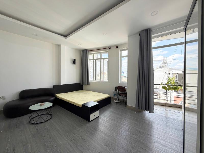 Cho thuê căn hộ máy giặt riêng, ban công trung tâm phú nhuận, gần ngã tư phú nhuận. tiện di chuyển quận 1, quận 3, quận 10