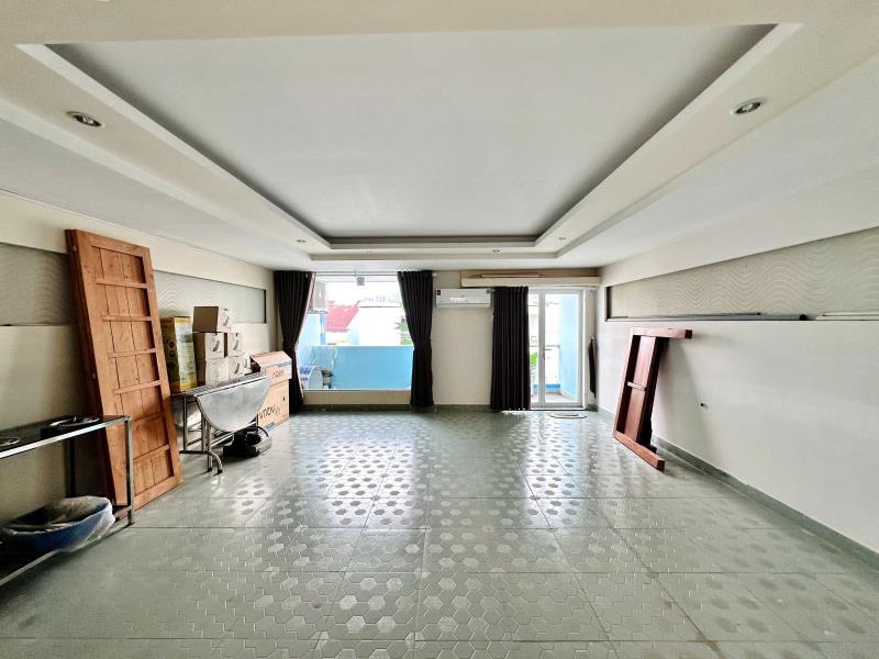 Phòng trọ cao cấp giá rẻ với diện tích rộng 35m2 có ban công riêng, máy lạnh đường gò ô môi q7 sát phú mỹ hưng
