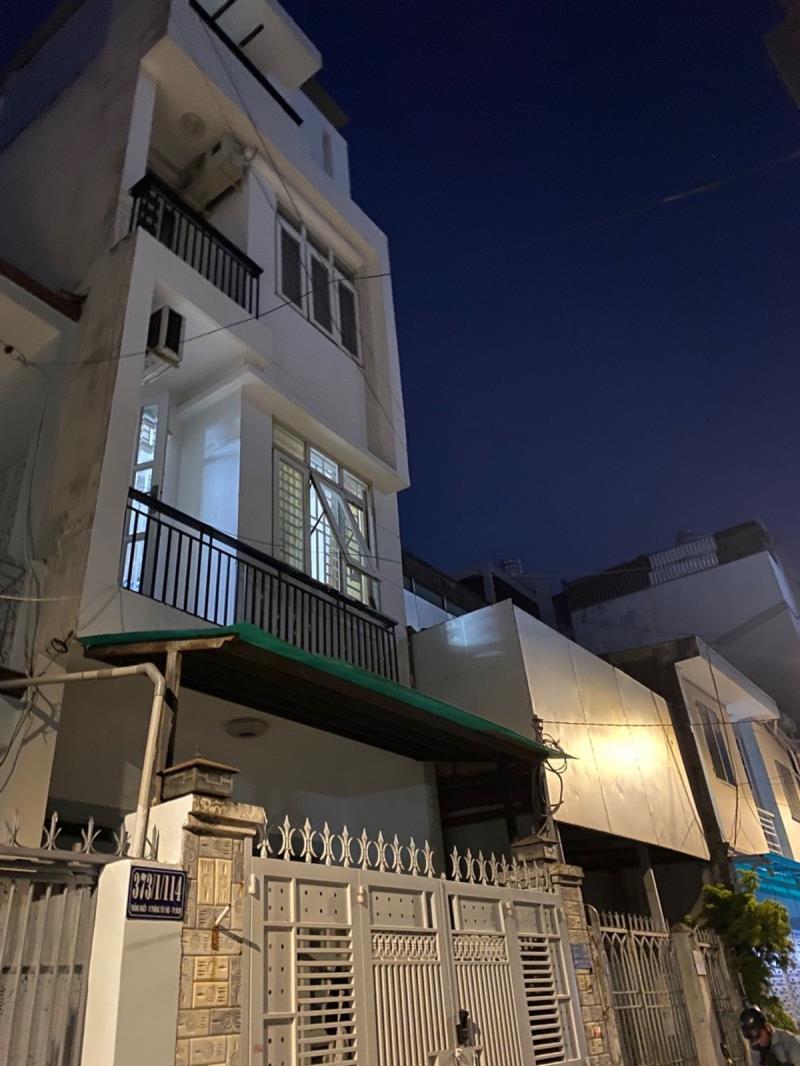 Bán nhà hẽm xe hơi thống nhất 5.9*10, sổ hồng riêng